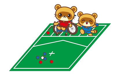 コートの上で赤いウエアを着て車いすに乗ったきさポンが赤色のボールを投げ、隣に立つ青いウエアを着たきさポンが青色のボールを持ってボッチャを楽しんでいるイラスト
