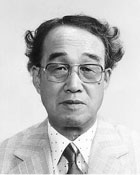 千代倉胖(桜舟)氏のバストショットの白黒写真