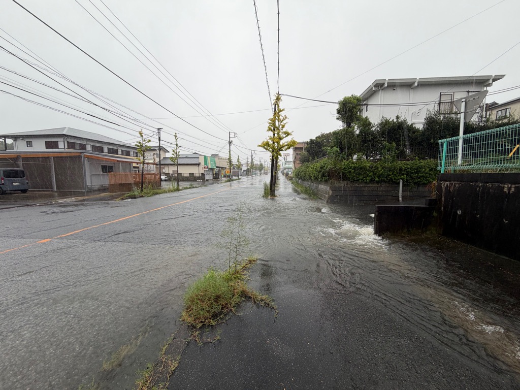 道路が冠水してしまっている写真
