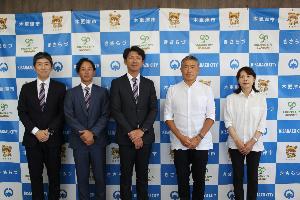 日本製鉄かずさマジックが市長に表敬訪問している