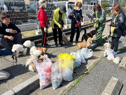 羽鳥野わんわんゴミ拾い隊の清掃活動の様子