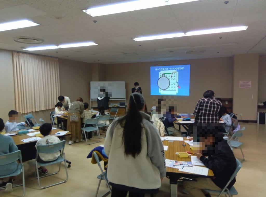 電子オルゴールづくりの様子です。